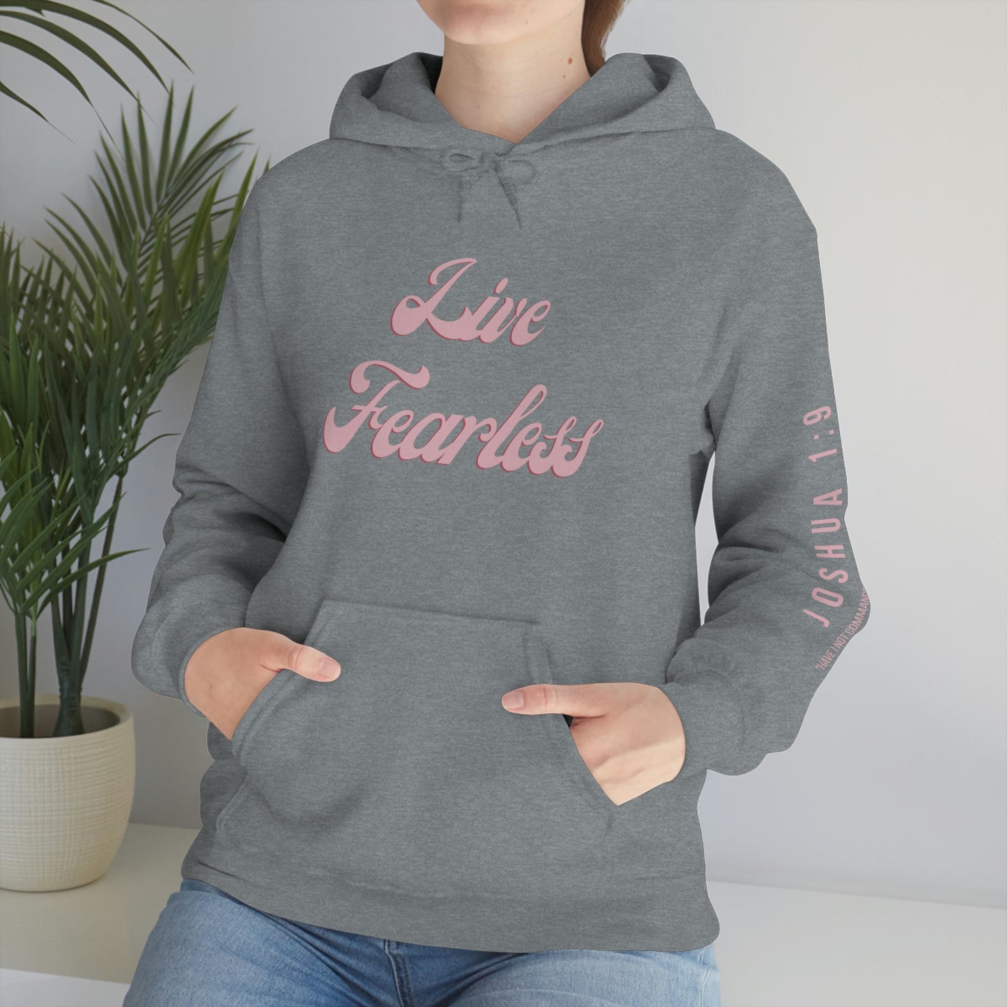 LIVE FEARLESS WOMEN'S HOODIE