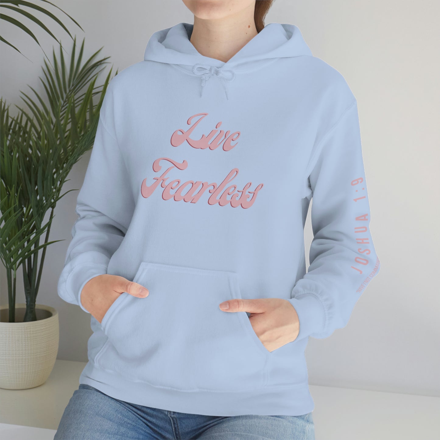 LIVE FEARLESS WOMEN'S HOODIE