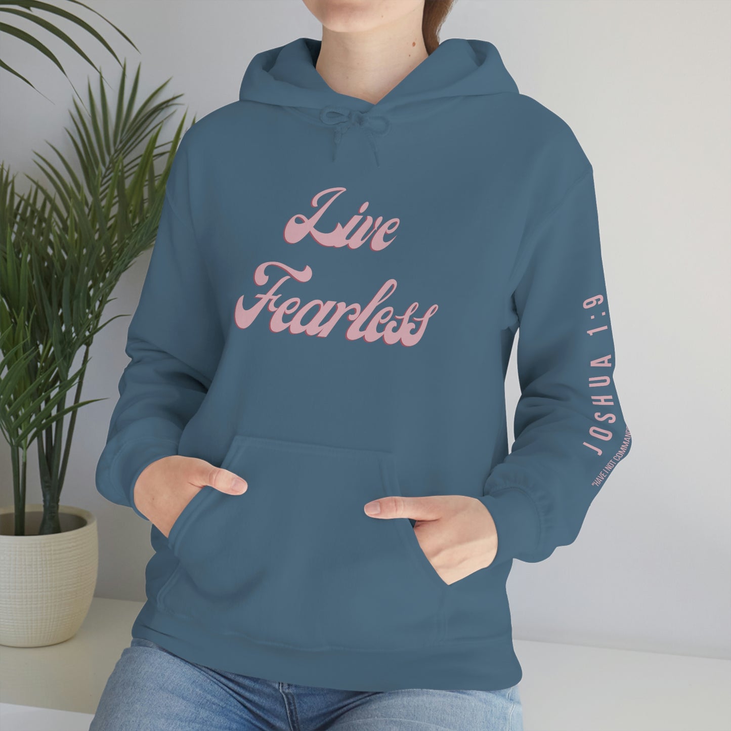 LIVE FEARLESS WOMEN'S HOODIE