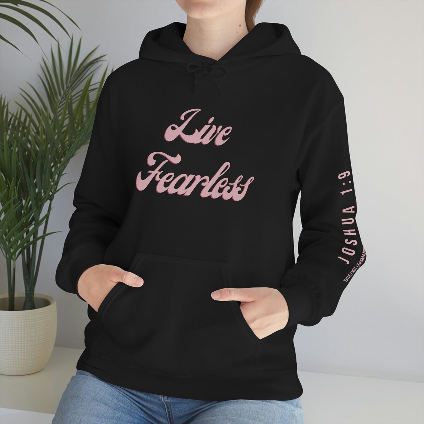 LIVE FEARLESS WOMEN'S HOODIE