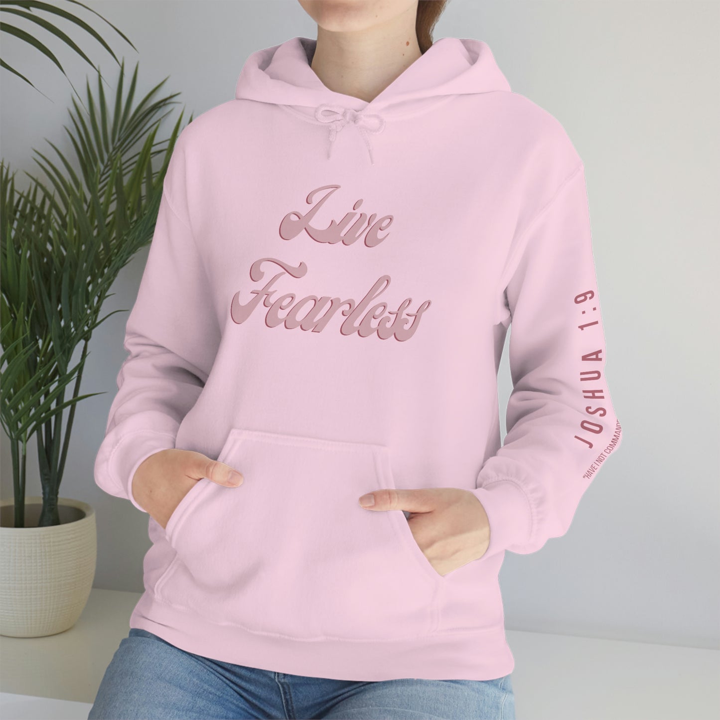LIVE FEARLESS WOMEN'S HOODIE