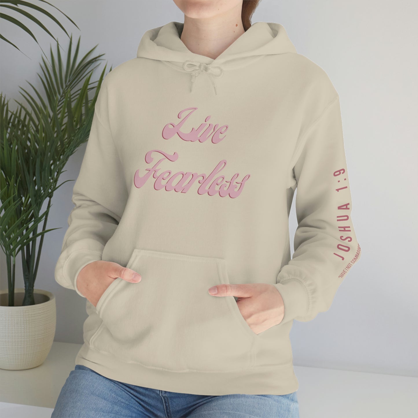 LIVE FEARLESS WOMEN'S HOODIE