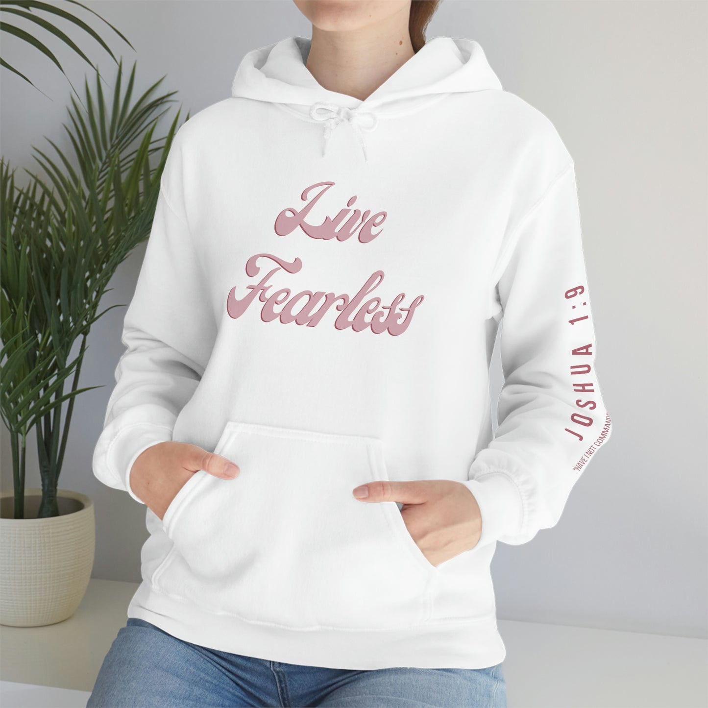 LIVE FEARLESS WOMEN'S HOODIE