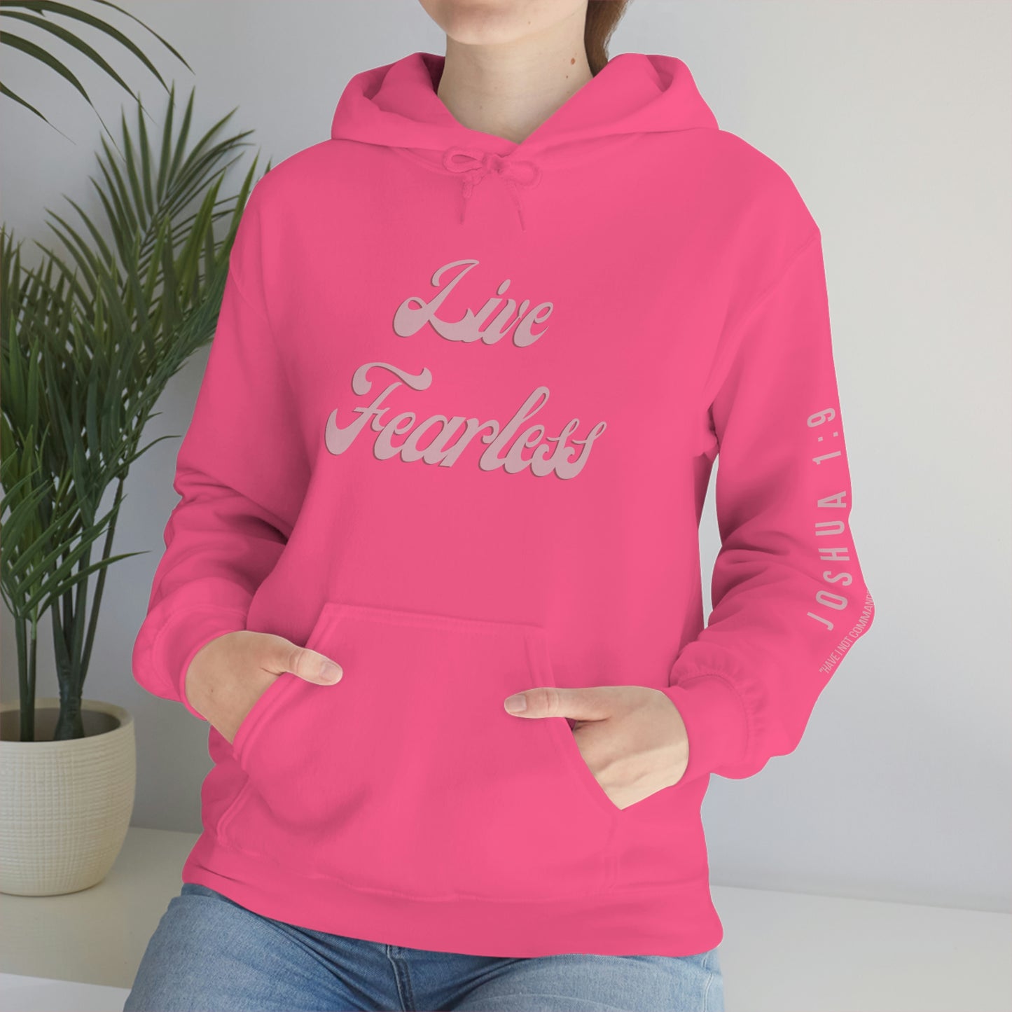 LIVE FEARLESS WOMEN'S HOODIE